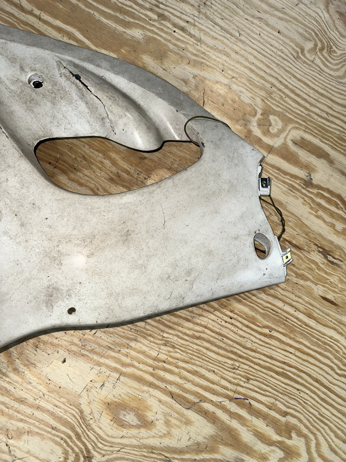 SUZUKI GSXR600 SRAD 1997-2000 OEM RIGHT SIDE MID COVER FAIRING COWL 94471-33E00