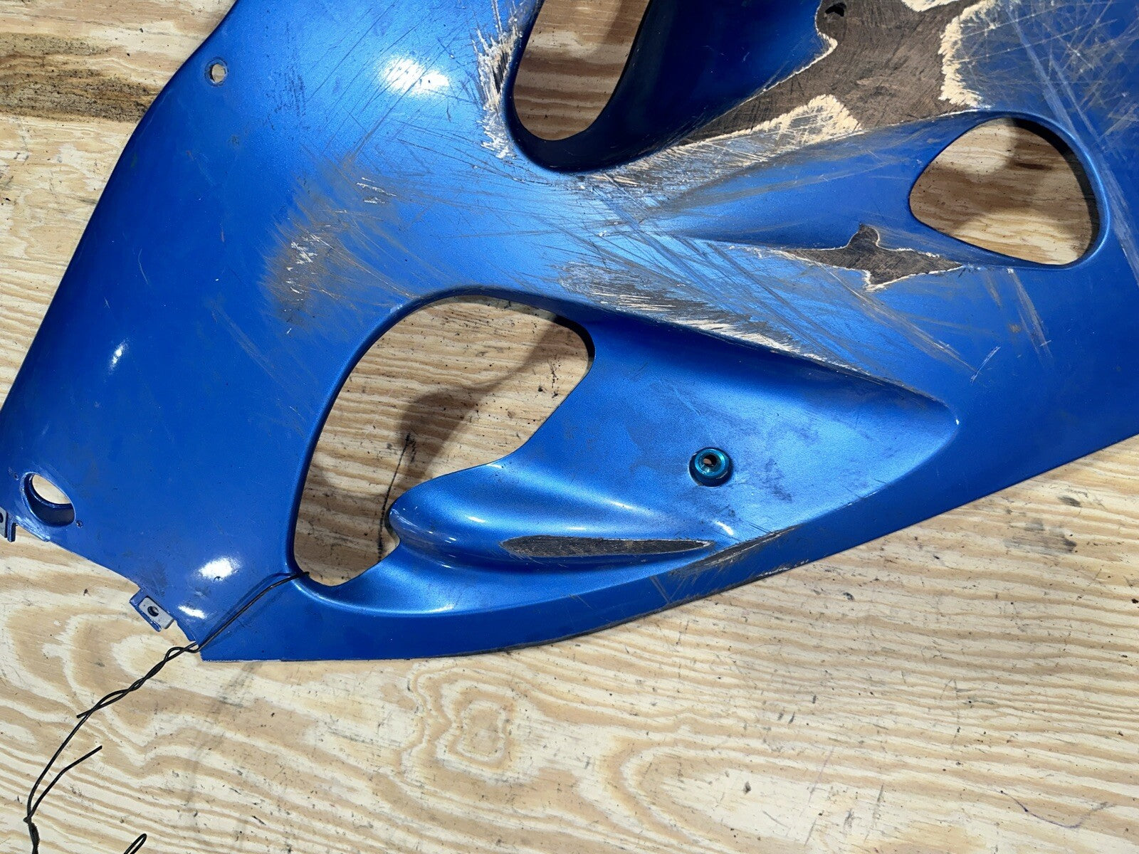 SUZUKI GSXR600 SRAD 1997-2000 OEM RIGHT SIDE MID COVER FAIRING COWL 94471-33E00