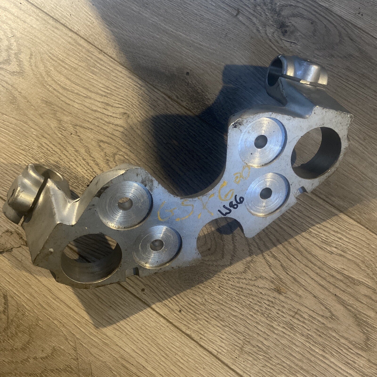 Suzuki Katana 600 GSX UPPER TRIPLE TREE CLAMP