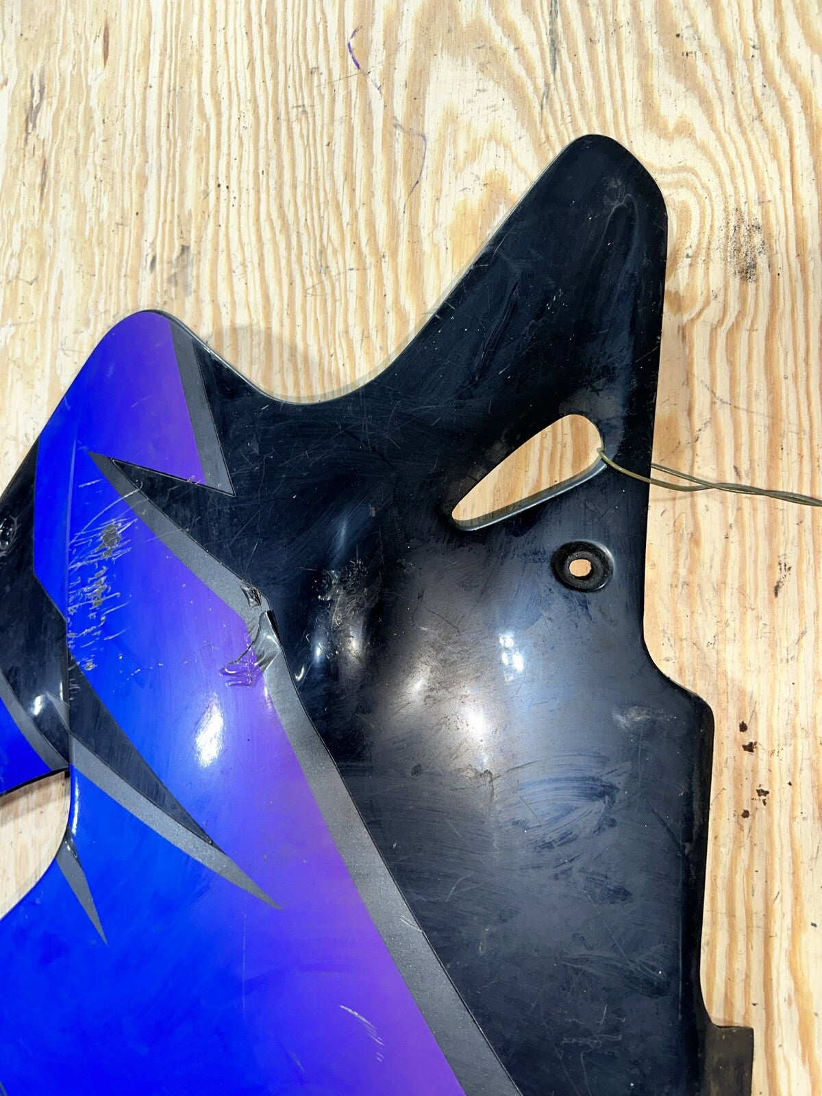 92 93 SUZUKI GSXR 600 750 LEFT SIDE LOWER FAIRING COWL OEM 94481-17E0