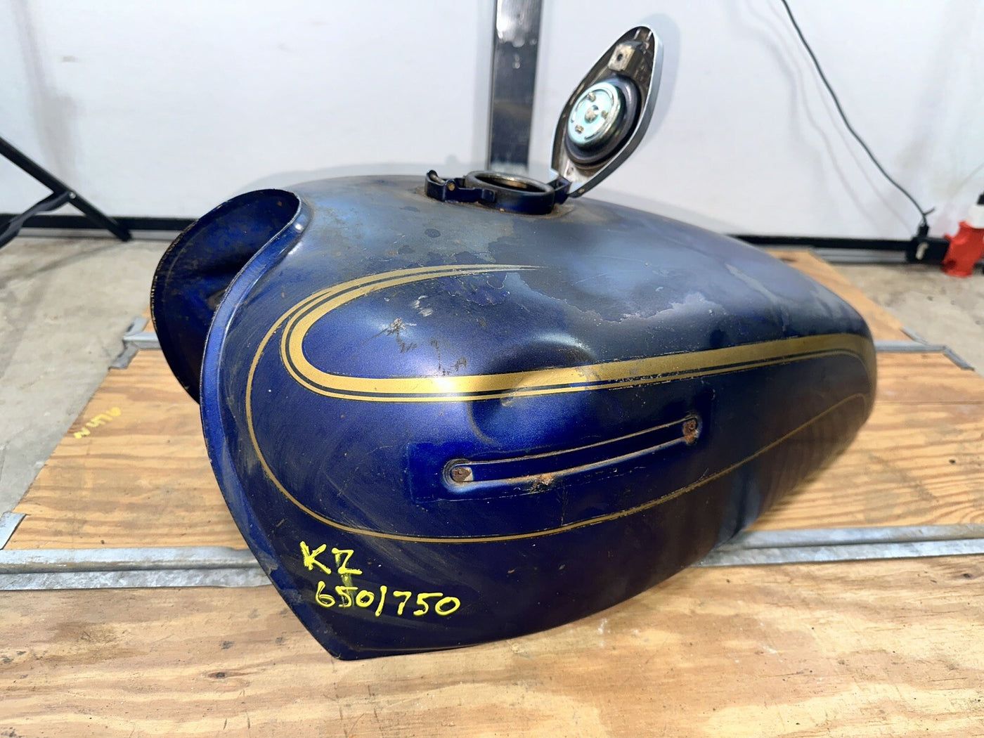 Kawasaki 650 KZ KZ650 Gas Fuel Tank