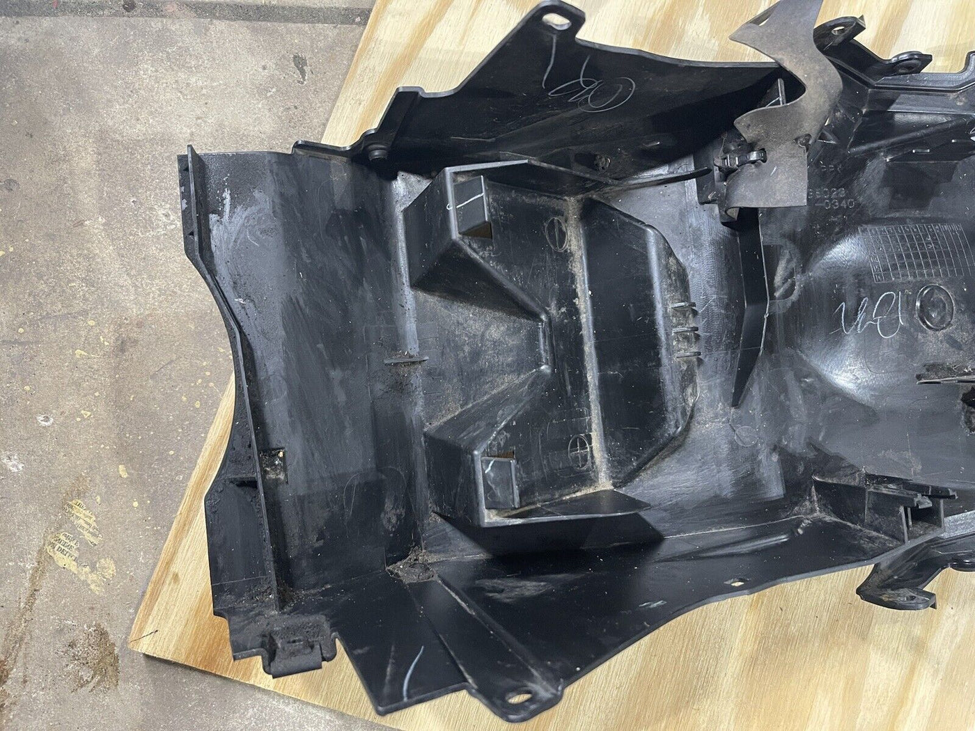 2014 Kawasaki Ninja EX300 EX 300 A Under Seat Pan Panel Tray Holder Wheel Well 