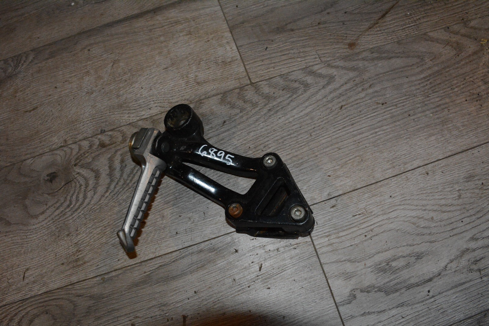 1990-1993 kawasaki zx11 rear peg