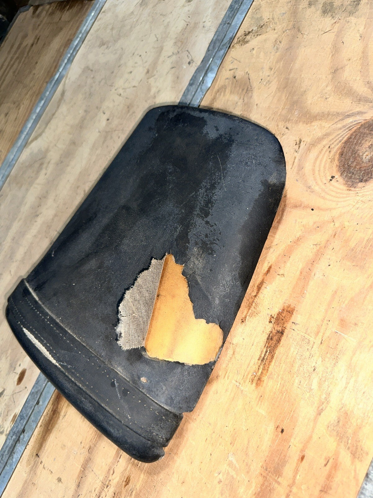 2003 03-04 HONDA CBR600RR CBR 600RR Rear Seat Saddle Pillion Passenger Back