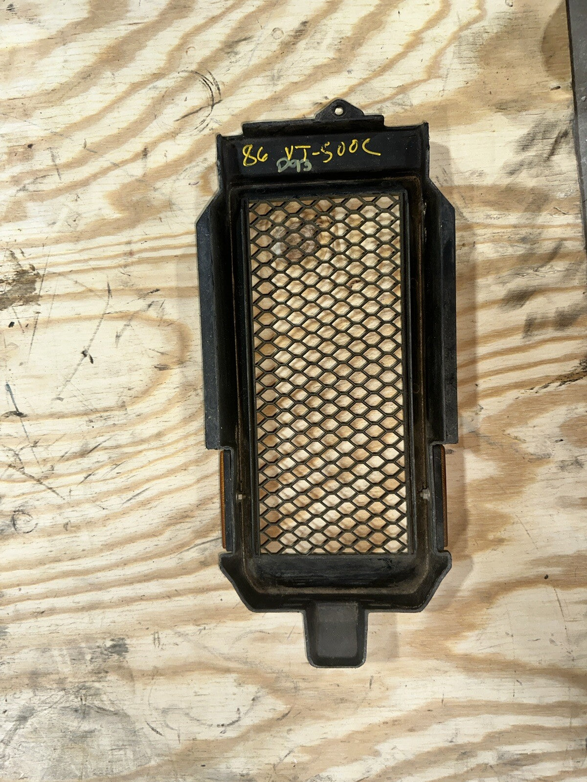 1985-86 HONDA VT500C VT500 VT 500 C SHADOW RADIATOR GRILL GUARD COVER OEM