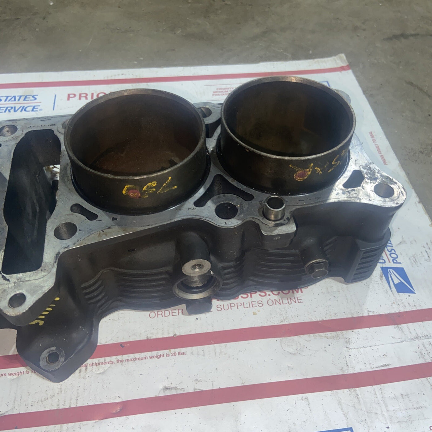 1993 GSXR750 ENGINE MOTOR PISTON CYLINDERS BLOCK JUG
