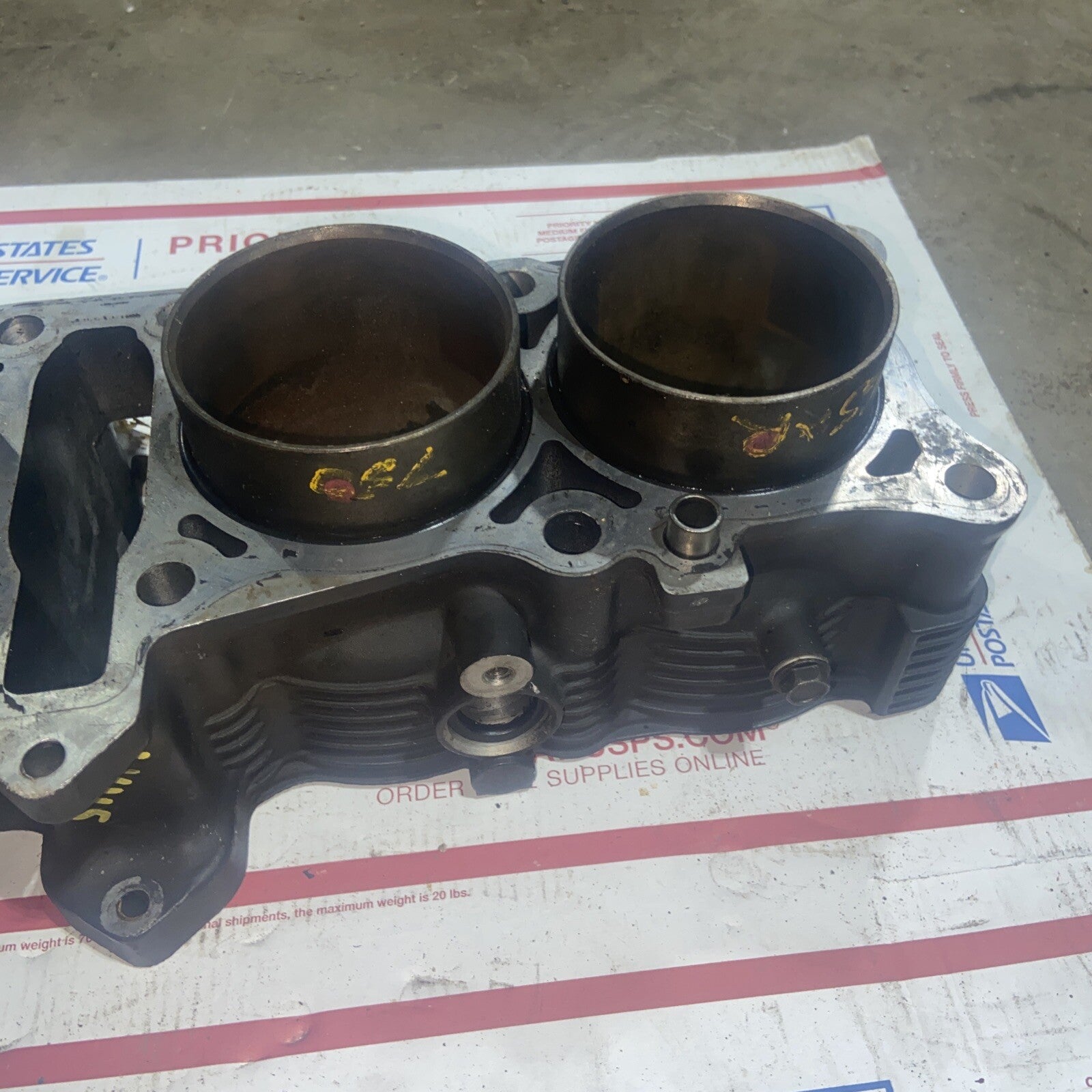 1993 GSXR750 ENGINE MOTOR PISTON CYLINDERS BLOCK JUG