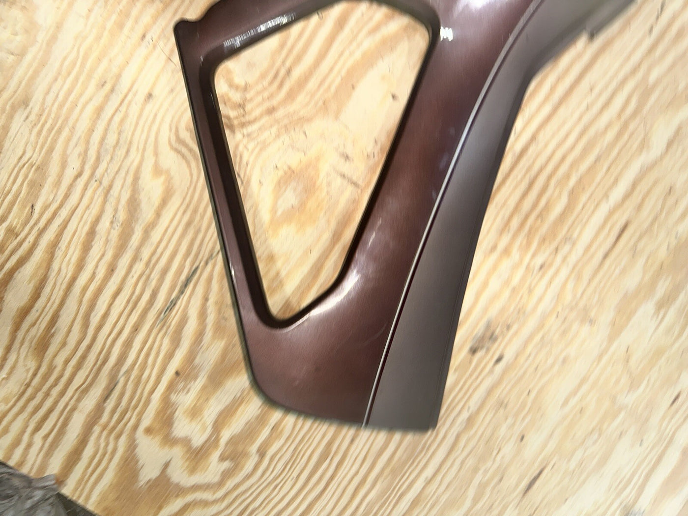 83-85 YAMAHA VENTURE ROYALE XVZ1200D RIGHT MID SIDE FAIRING COWL PLASTIC COVER