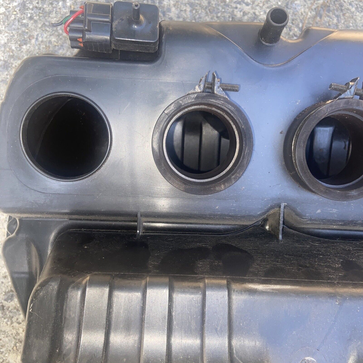 01 02 03 Suzuki GSXR 750 Air Box Filter Cleaner Housing