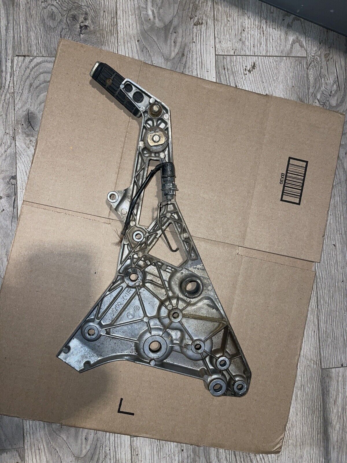 Yamaha FJ1200 Right Side Foot Peg Rest Mount Bracket 