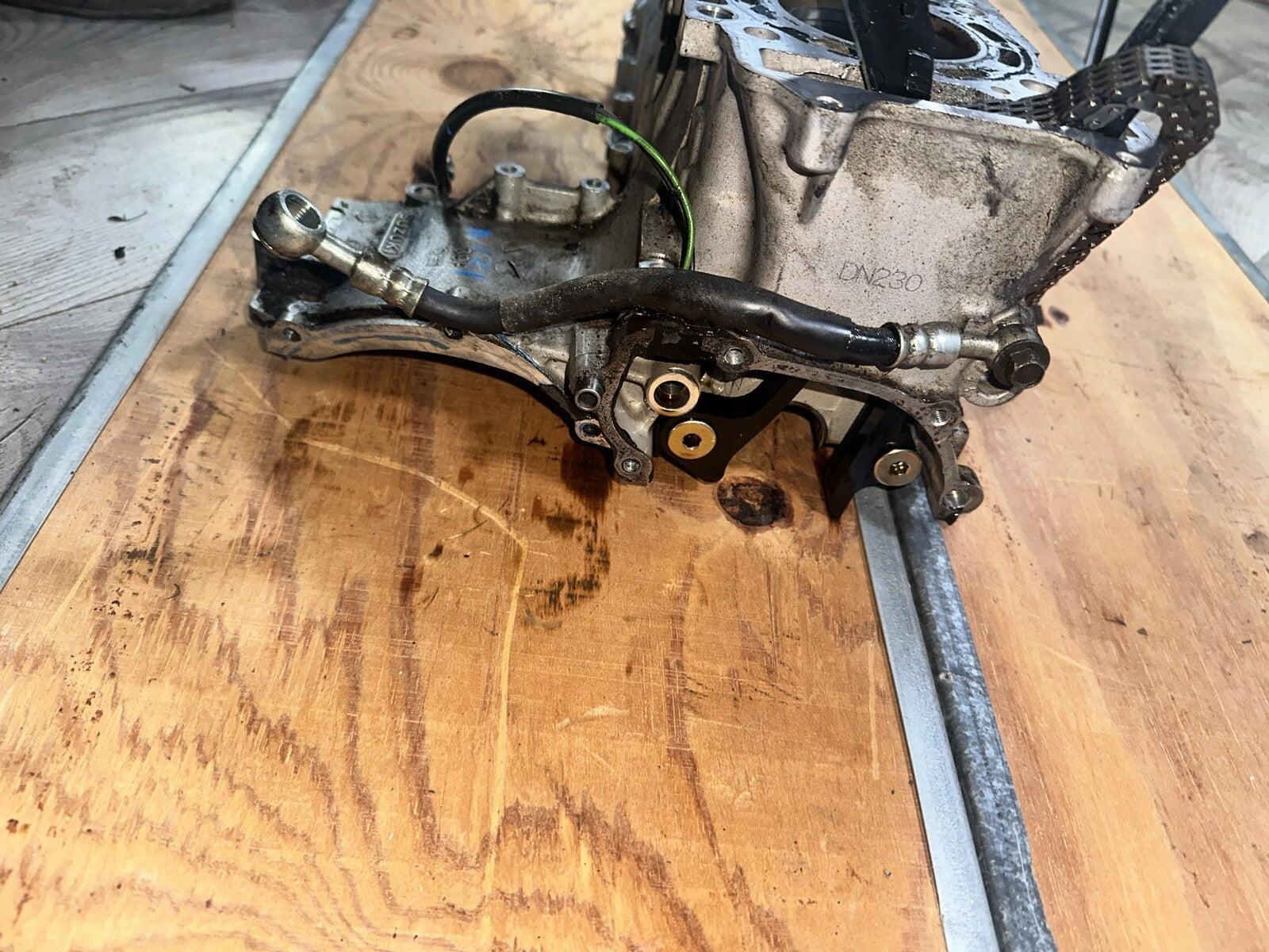 01 SUZUKI GSX-R 600 CYLINDER JUGS WALL CASING BLOCK MOTOR ENGINE GSXR GSX R