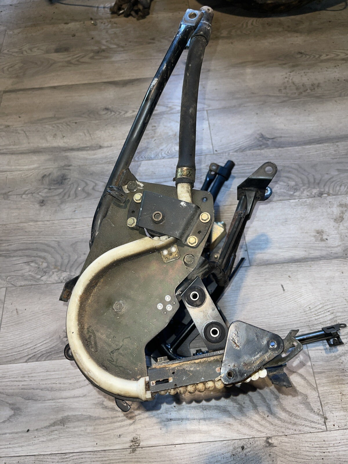 88 Suzuki Katana GSX 1100 FRONT GAUGE HEADLIGHT BRACKET FAIRING COWL STAY
