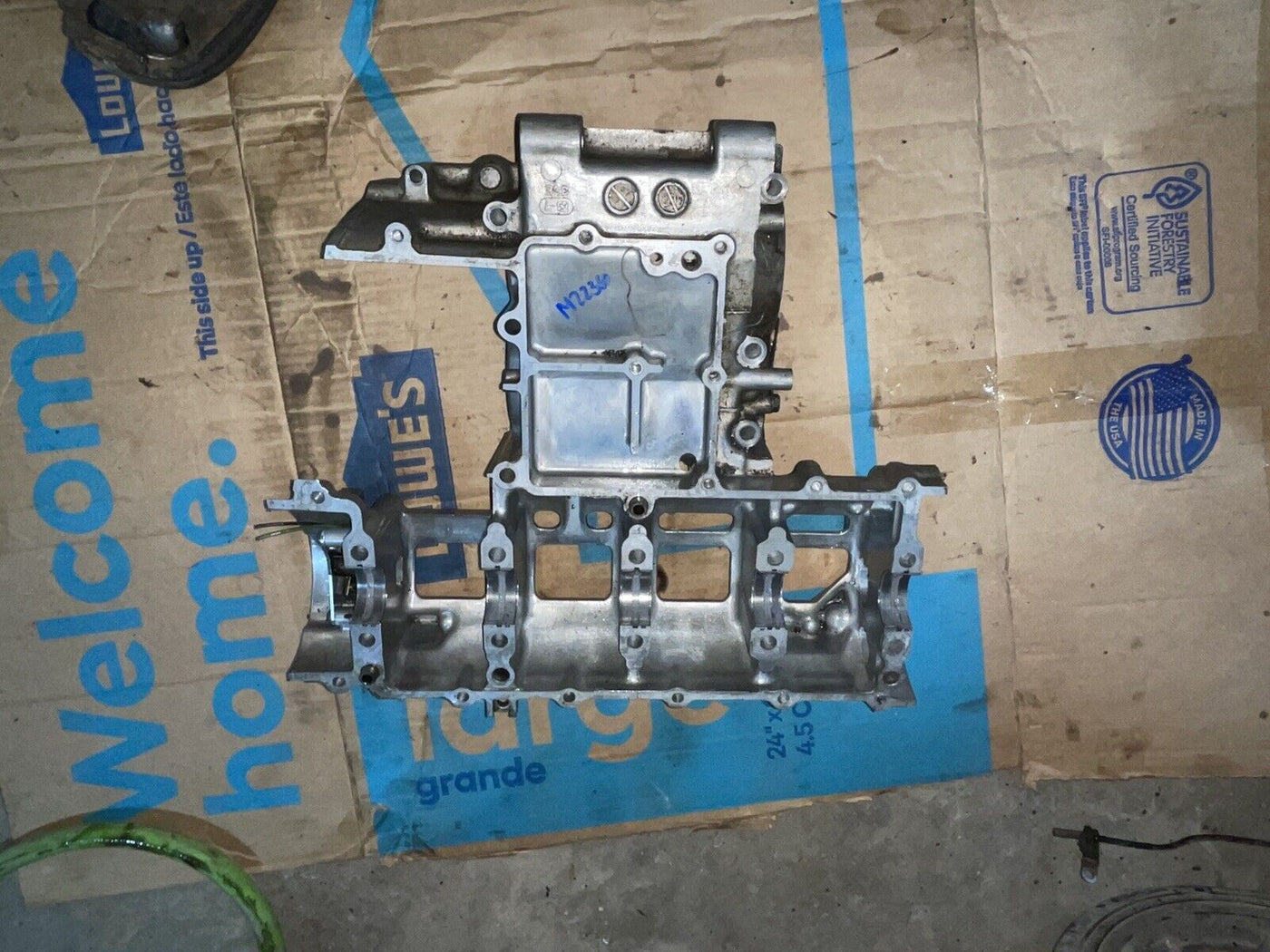 1997 GSXR Suzuki 750 engine case lower half 98 99 2000