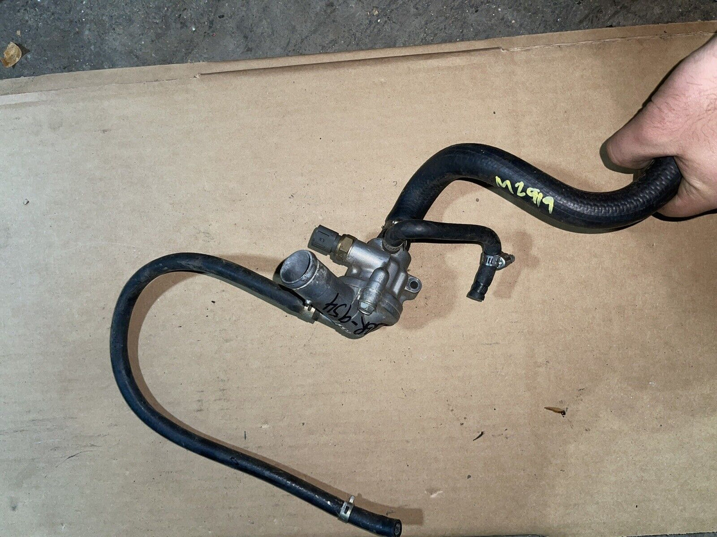 02-03 Cbr954rr 954 954rr Thermostat Housing