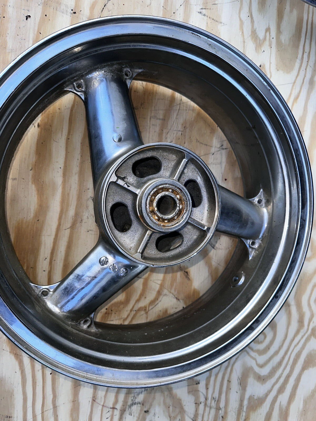 1994 94 95 96 97  Kawasaki Ninja ZX9R ZX900B ZX9 CHROME REAR WHEEL BACK RIM 