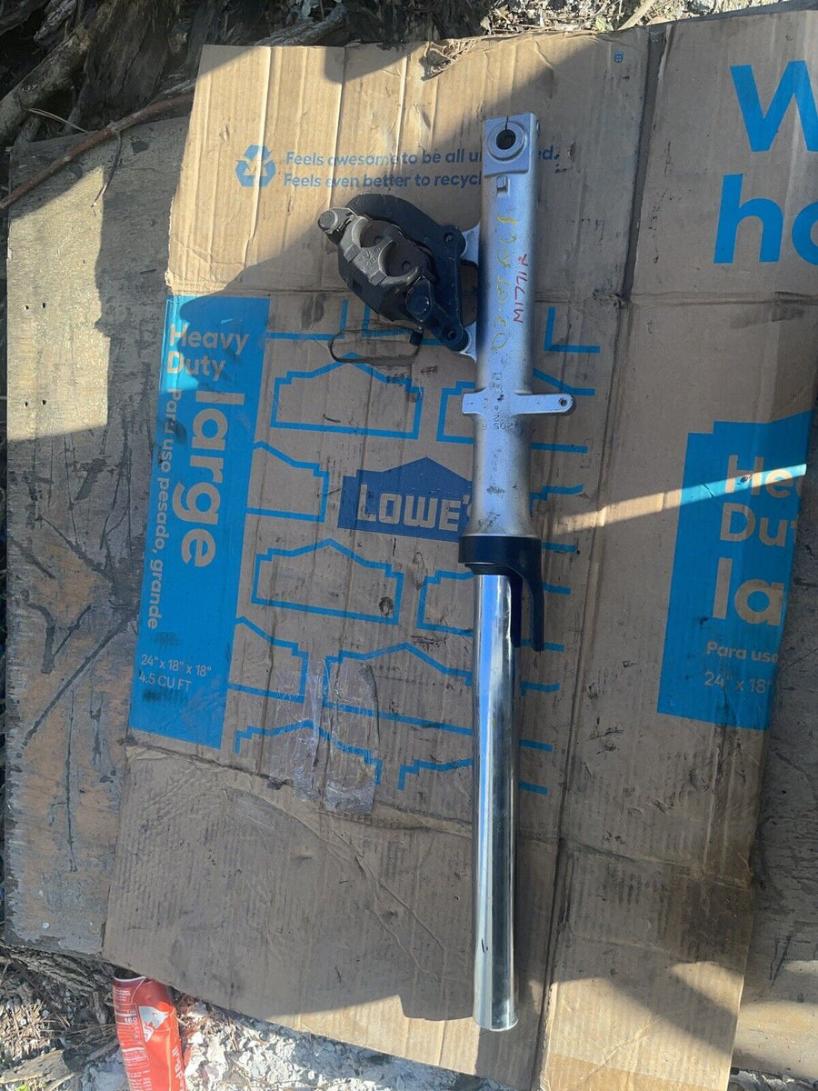 03-07 yamaha r6s right fork tube dented