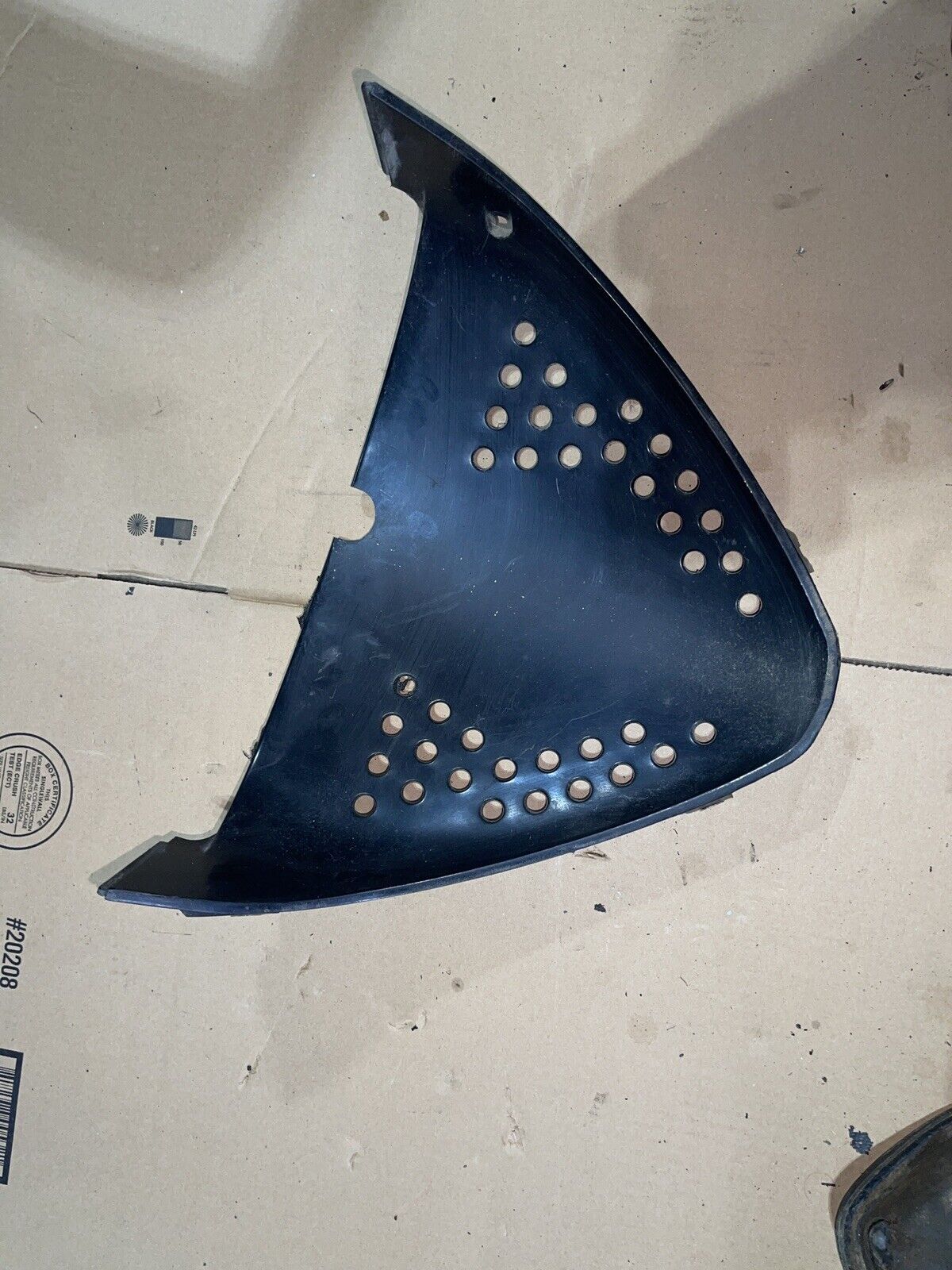 97-99 SUZUKI GSXR 750 + 600 FRONT CENTER "V" COWL COVER FAIRING # 94498-33E01