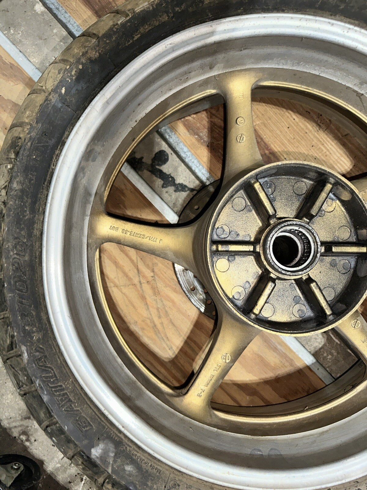 2003 - 2005 Yamaha Yzf R6 06 - 09 R6s Oem Rear Wheel Rim Tire