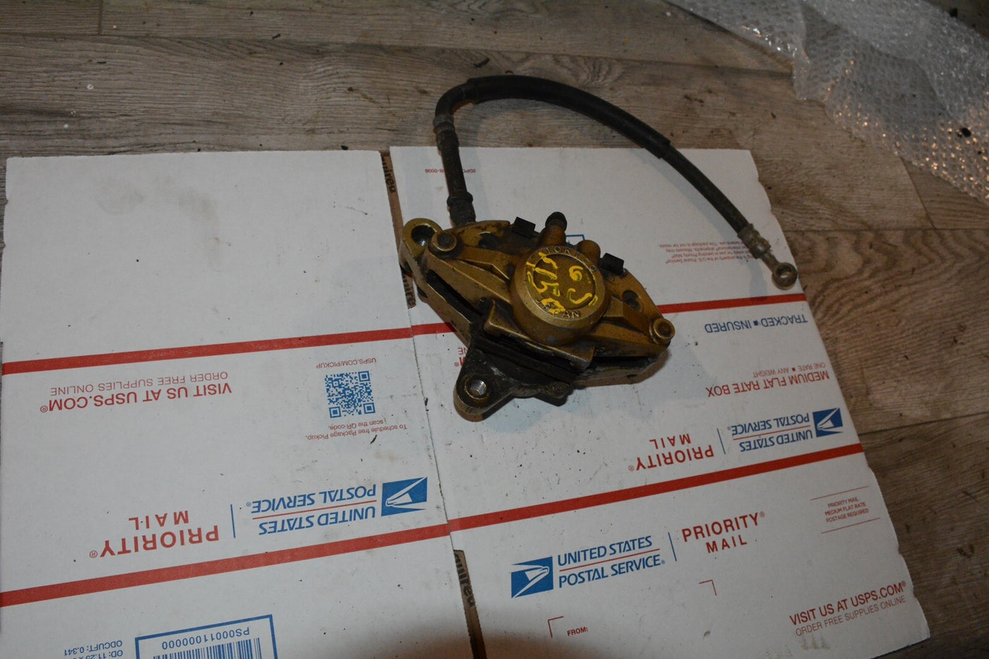 84-86 SUZUKI GS1150  LEFT FRONT BRAKE CALIPER