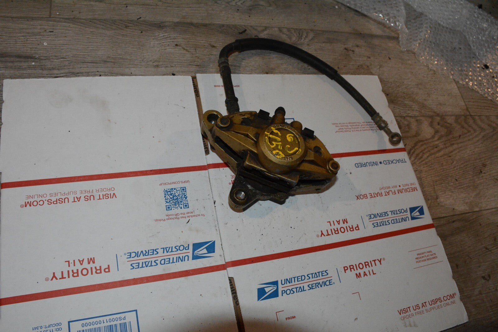 84-86 SUZUKI GS1150  LEFT FRONT BRAKE CALIPER