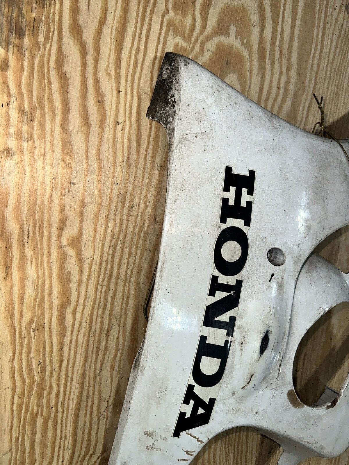 95-98 HONDA CBR600F3 LEFT MID UPPER SIDE FAIRING COWL PLASTIC