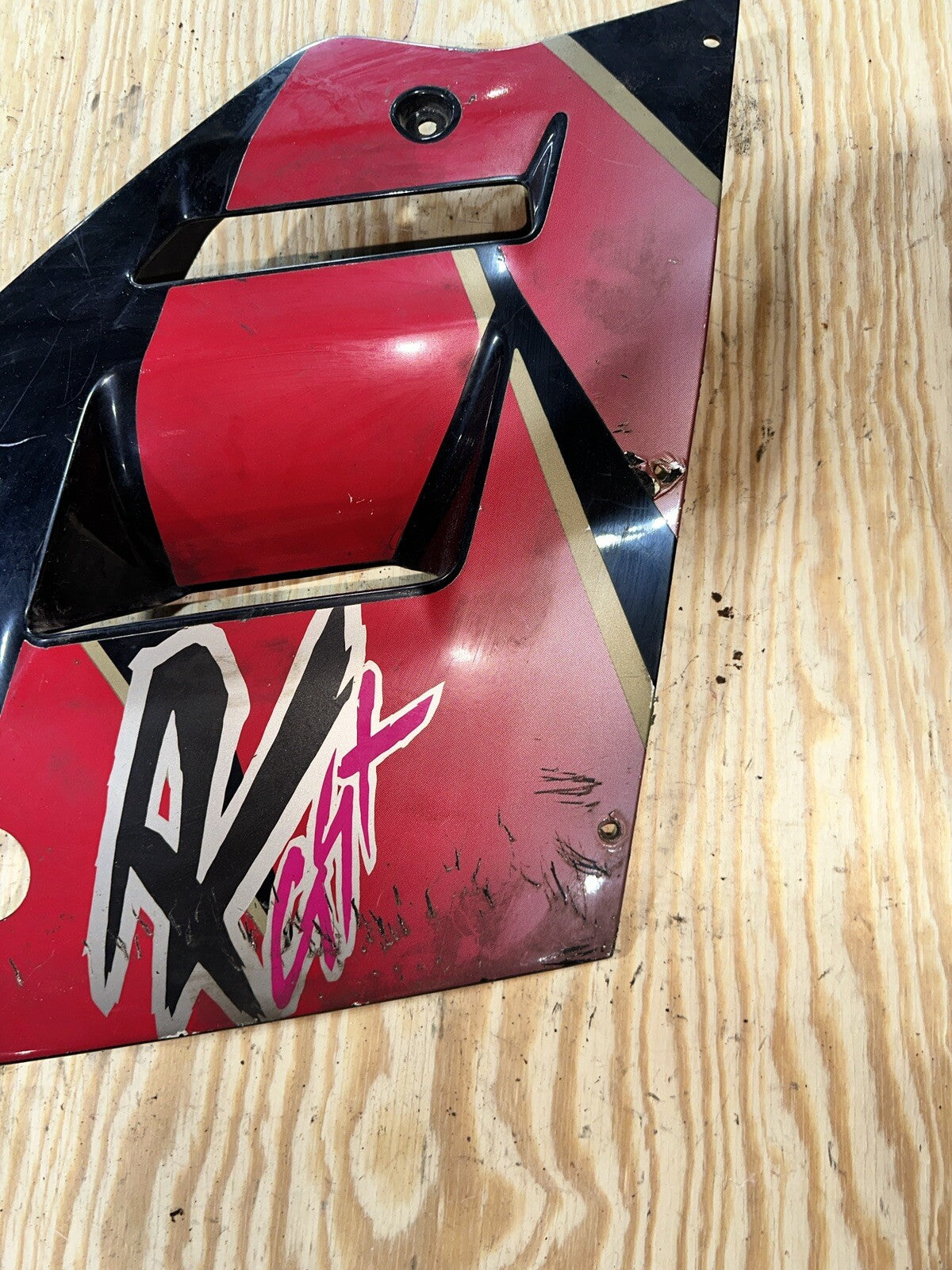 91 92 GSXR1100 LEFT MID SIDE FAIRING COWL PLASTIC OEM