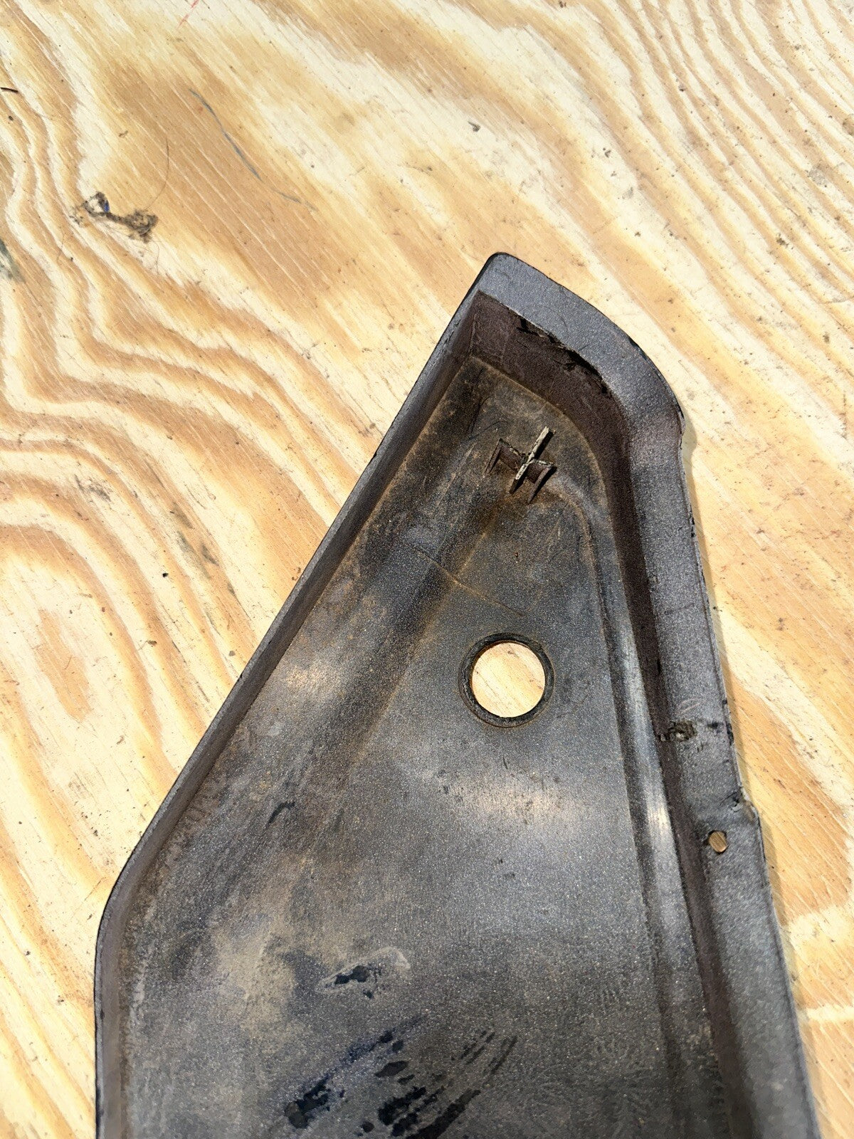 1983 SUZUKI GS750ES GS750 LEFT SIDE COVER FRAME PANEL