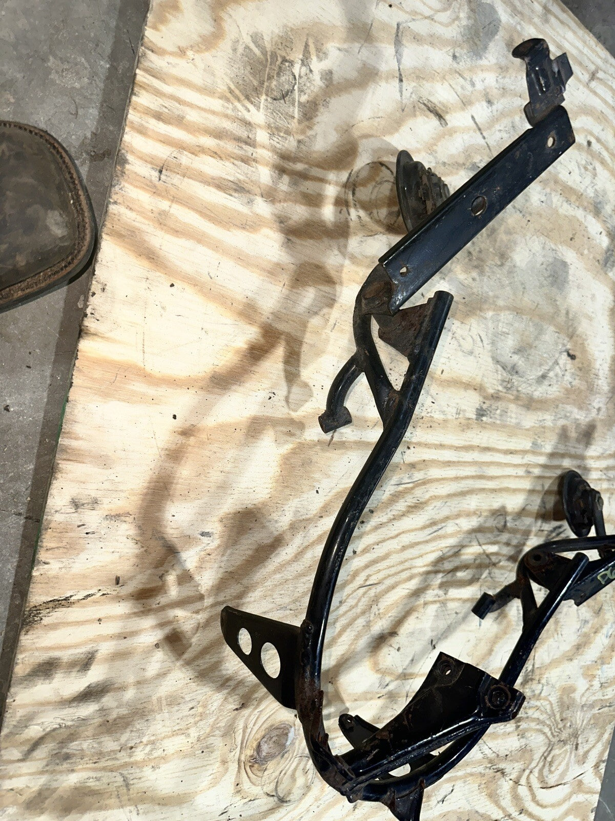 86 Honda GL 1200 A GL1200 Goldwing front fairing cowl mount bracket stay