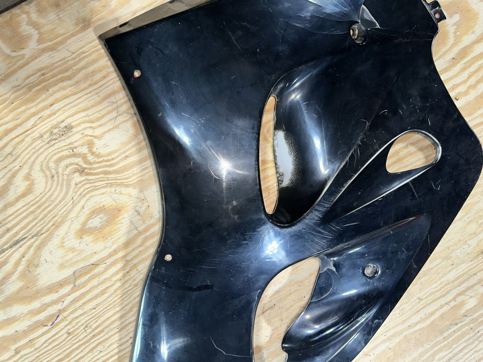 96-99 SUZUKI GSXR750 RIGHT LOWER MID UPPER SIDE FAIRING COWL 