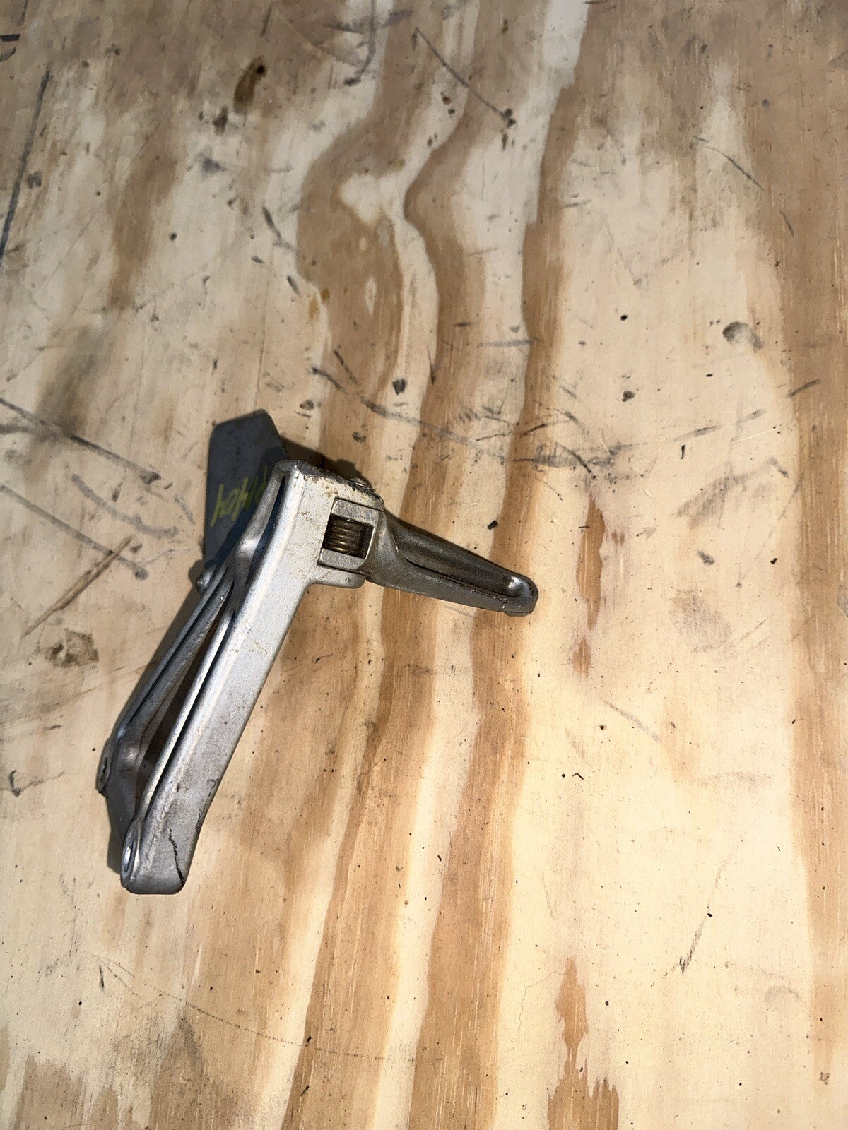 01 Ducati Supersport 750 750SS Right Driver Peg & Bracket