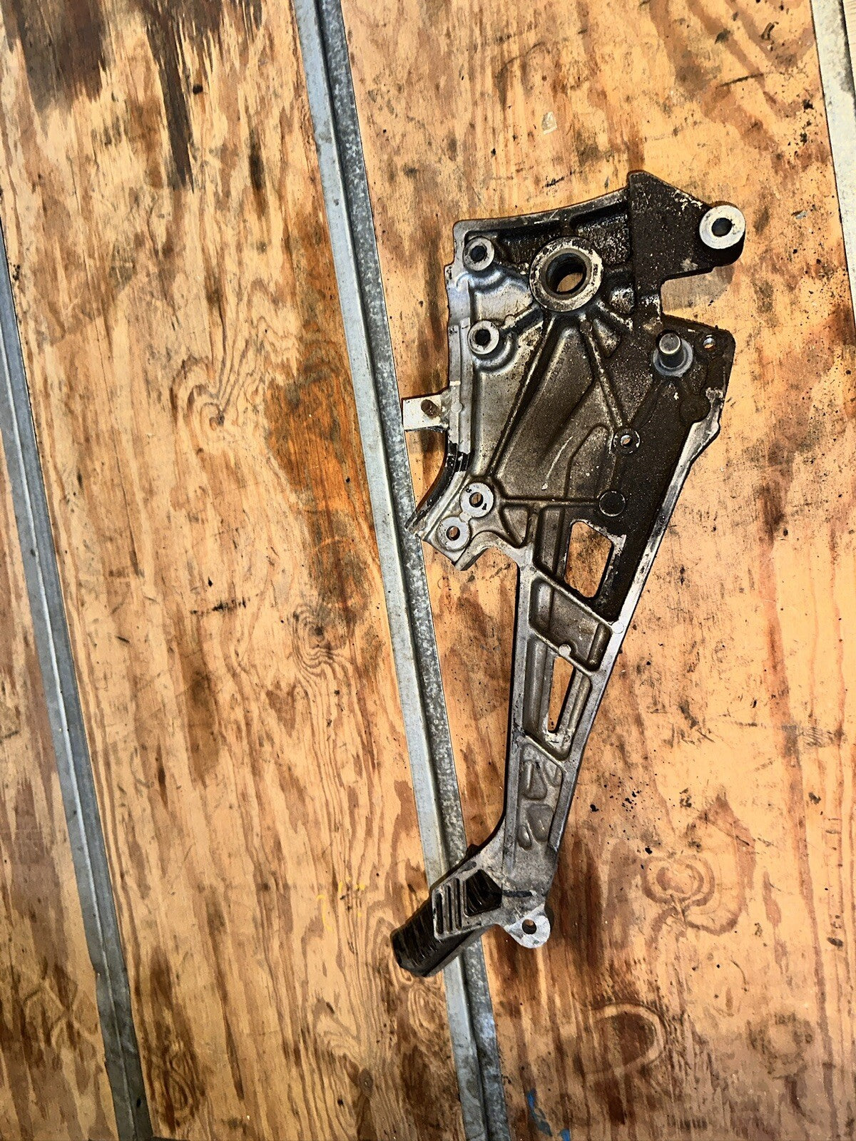 KAWASAKI ZX9 ZX900 NINJA Left  FOOTPEG BRACKET MUFFLER STAY ZX 900