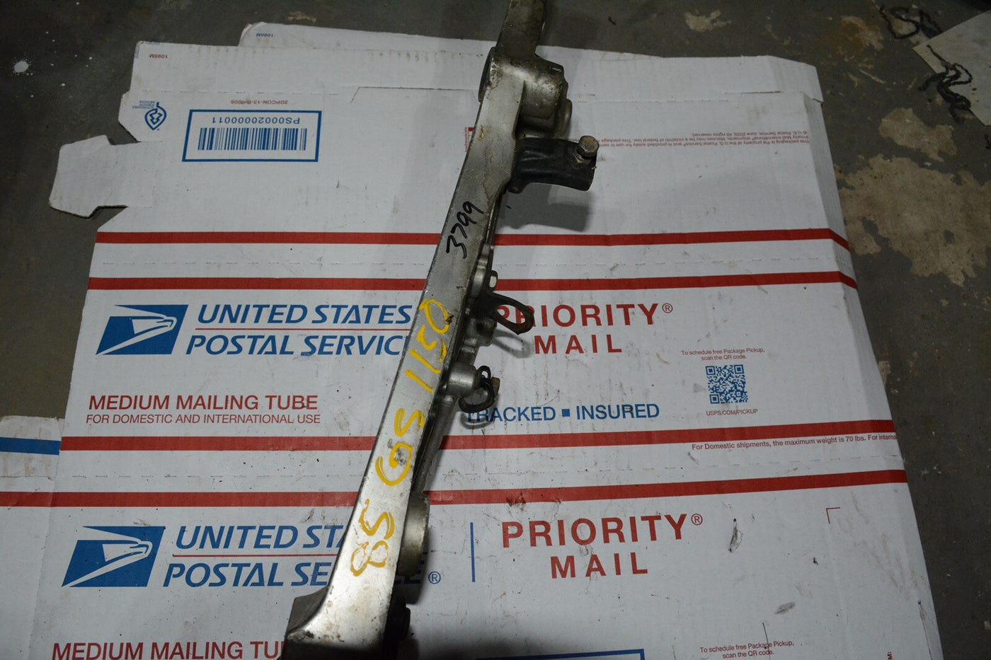 85' 84-86 Suzuki GS1150 GS-1150 GS1150E E / OEM RIGHT FOOT PEG REAR SET BRACKET