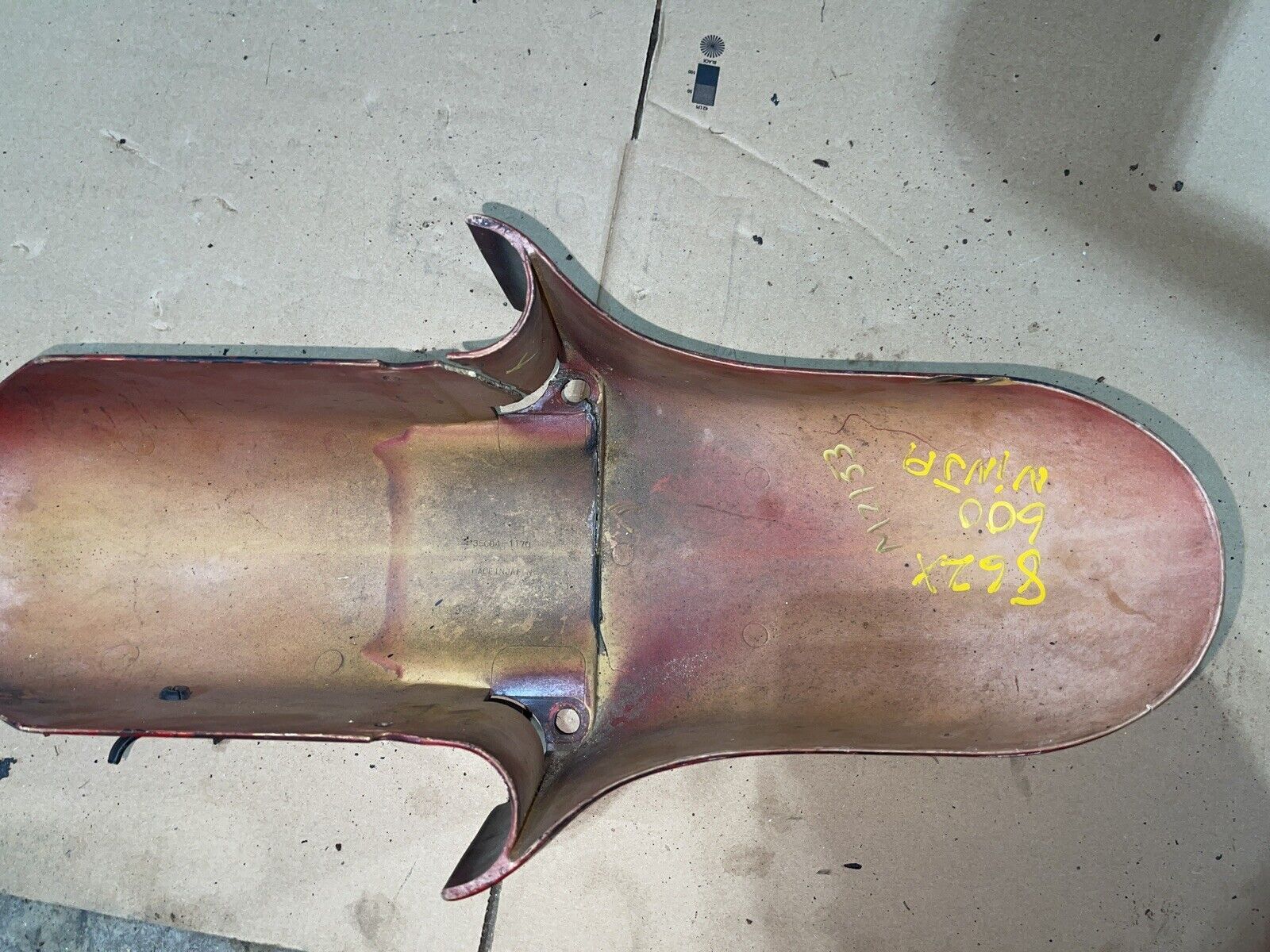 85 86 87 KAWASAKI NINJA ZX 600 ZX600 FRONT FENDER RED mud guard  damaged