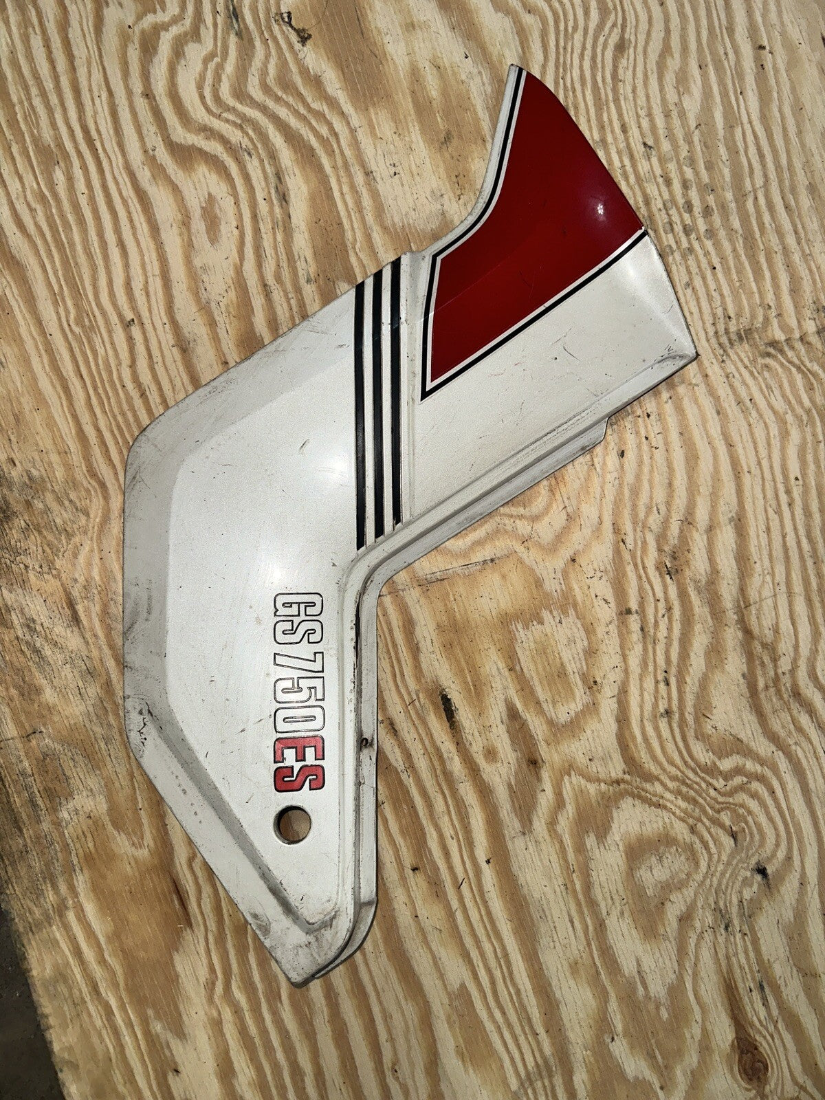 1983 SUZUKI GS750ES GS750 LEFT SIDE COVER FRAME PANEL