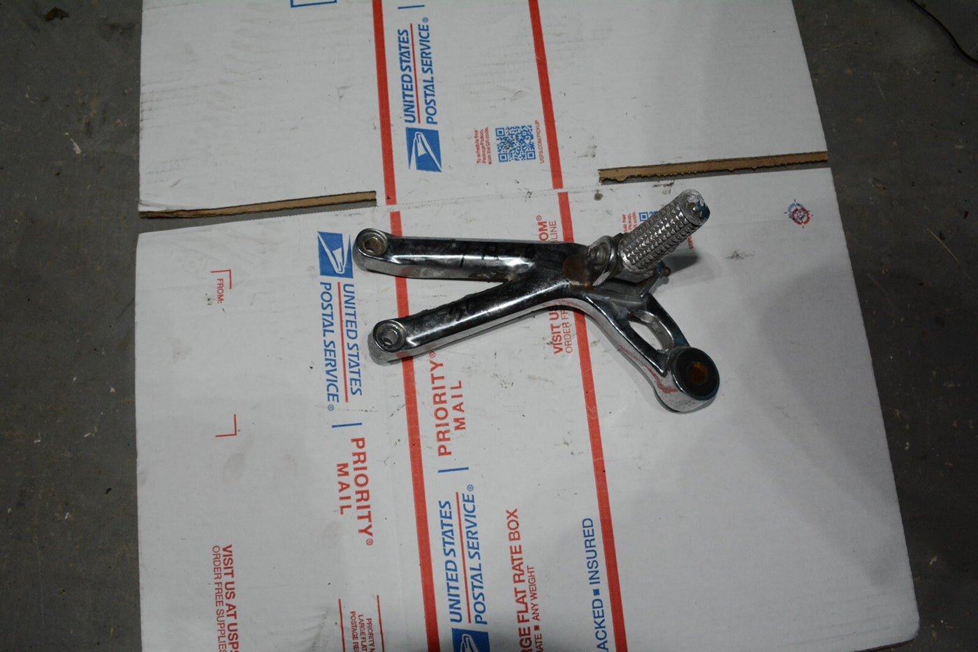 Right Rear Back Passenger Peg Bracket Side Yamaha YZF R6