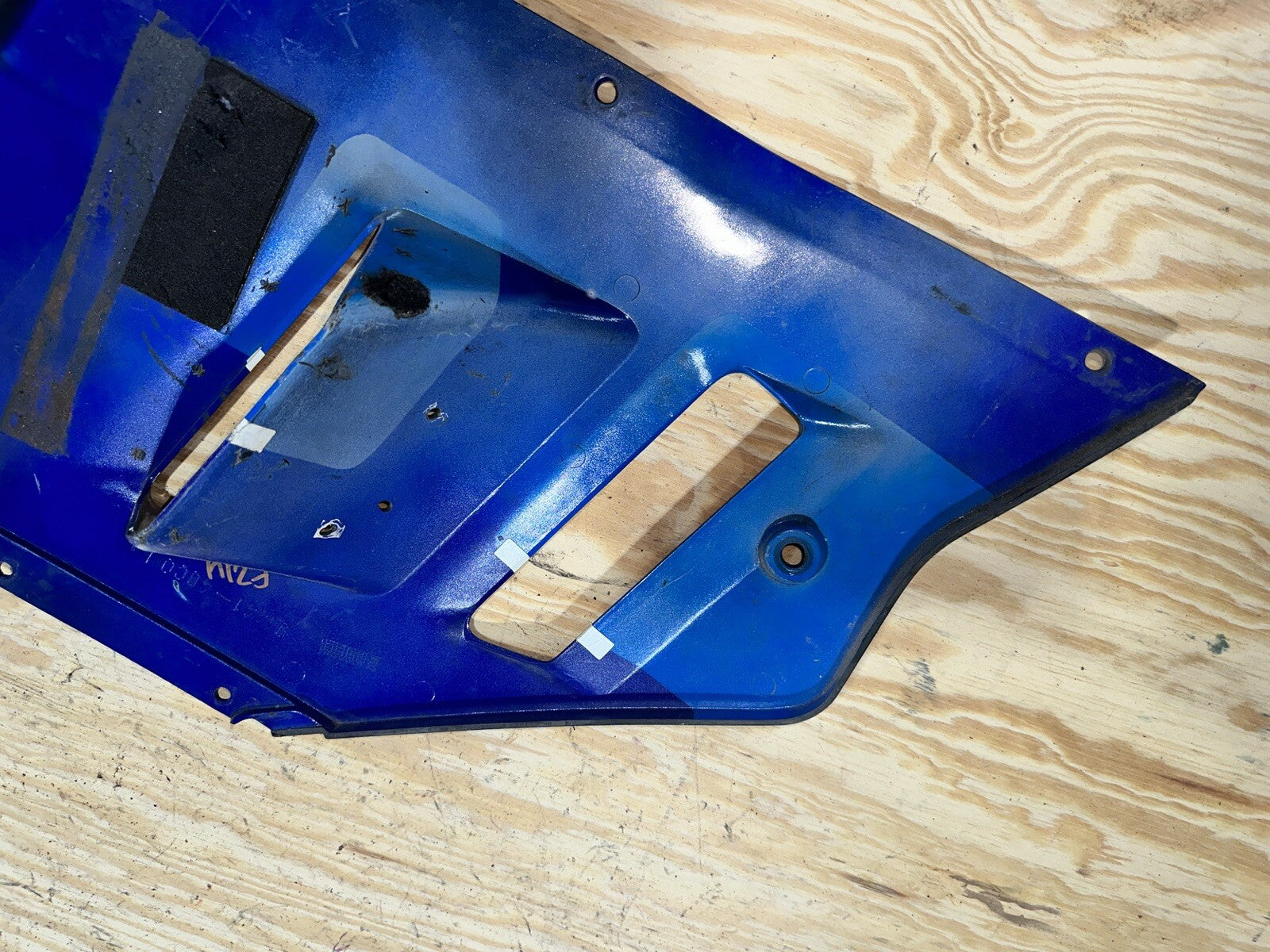 1989 Suzuki GSXR 1100 Left Middle Fairing Side Cover Cowling 94441-40C0