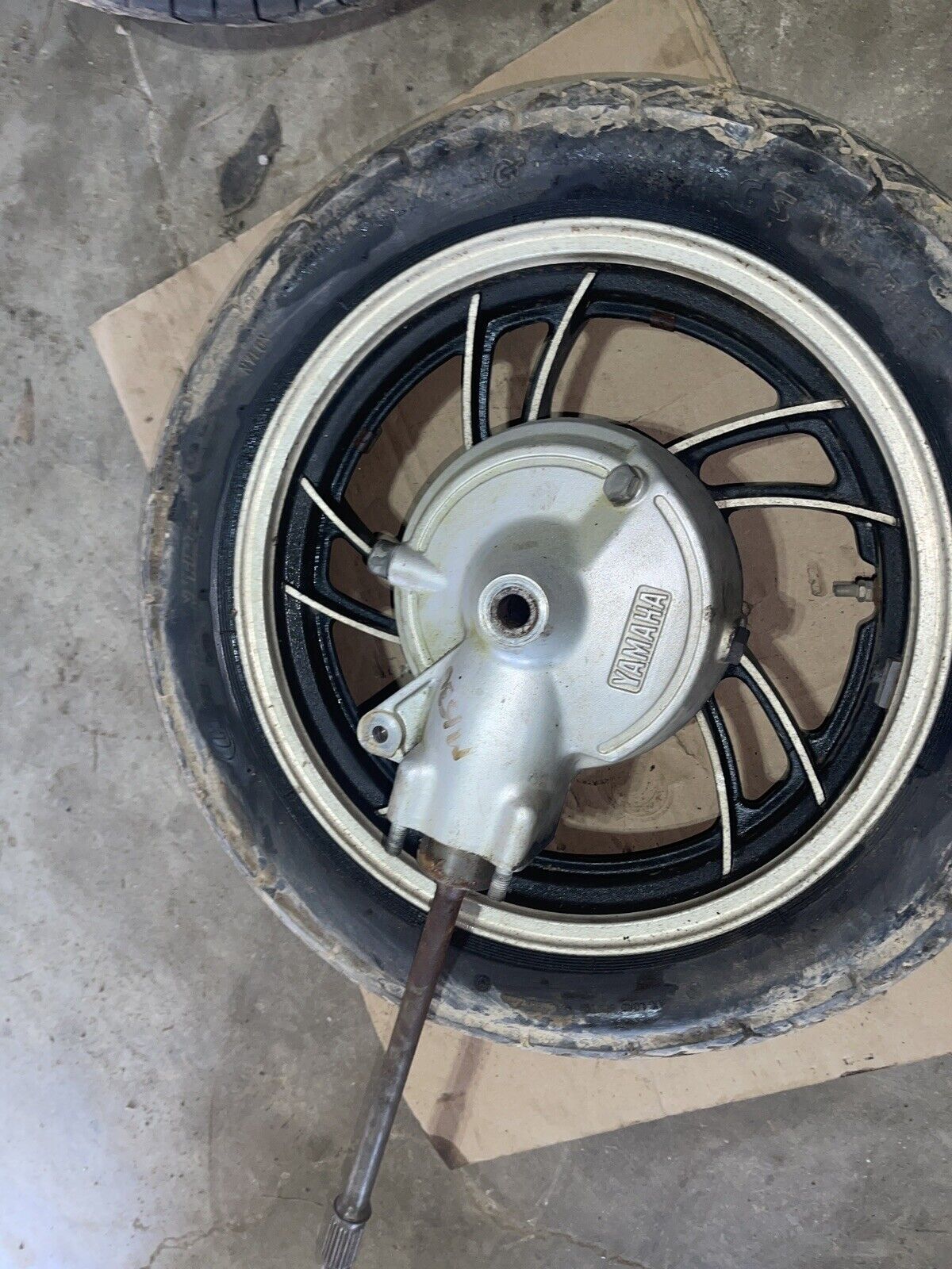 82 Yamaha XV 920 XV920 Virago rear back wheel rim straight
