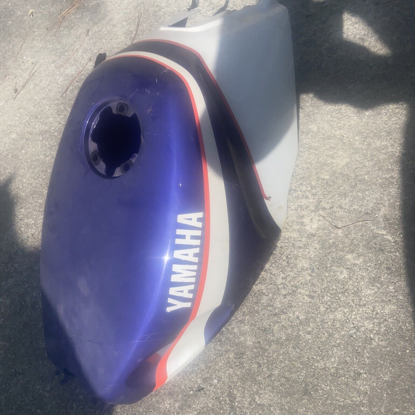1994YAMAHA FZR600 GAS TANK FUEL CELL COVER FAIRING COWL