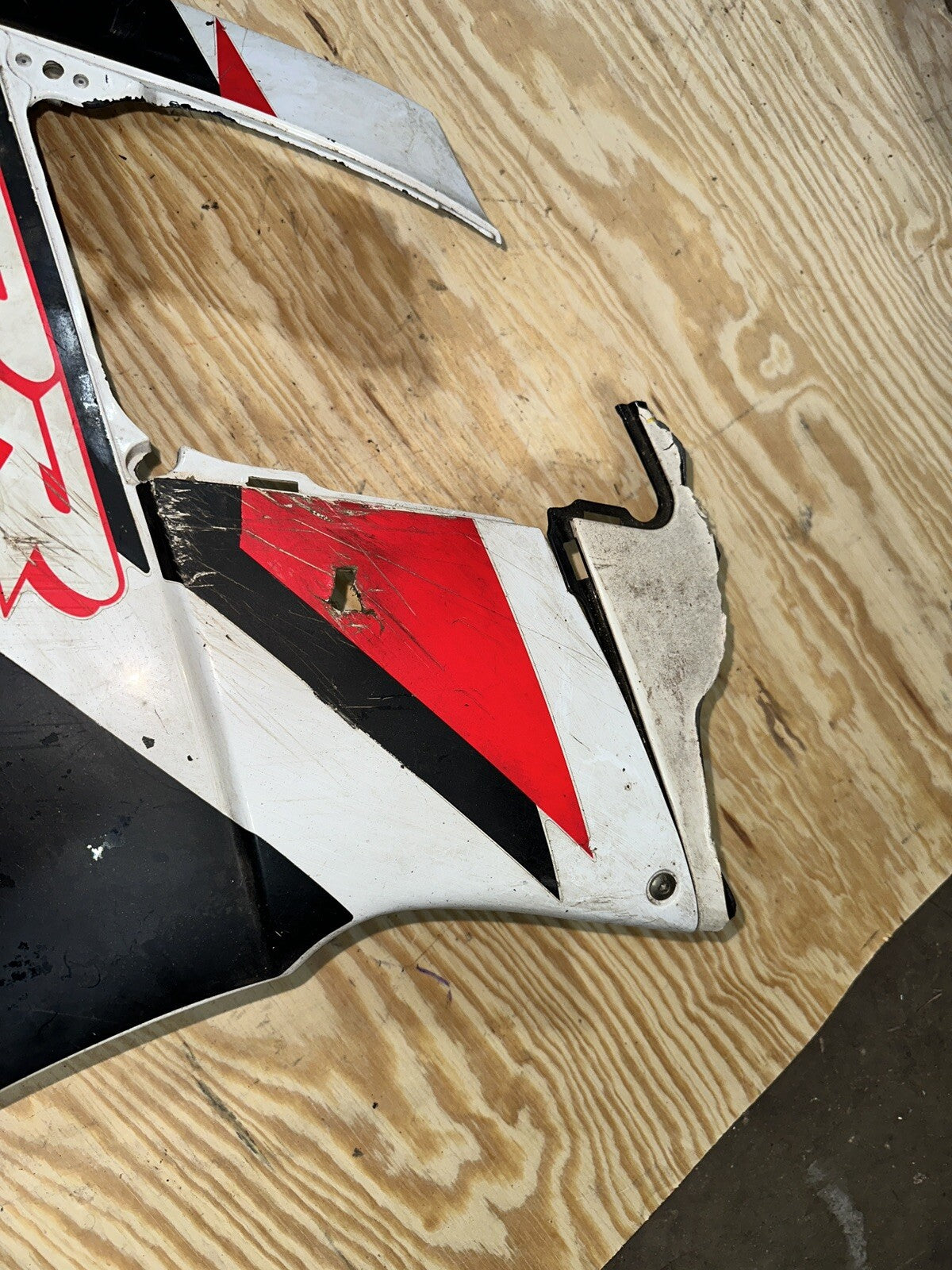 91-94 HONDA CBR600 F2 Right Side Lower Fairing Cowling 64350-MV9-0000