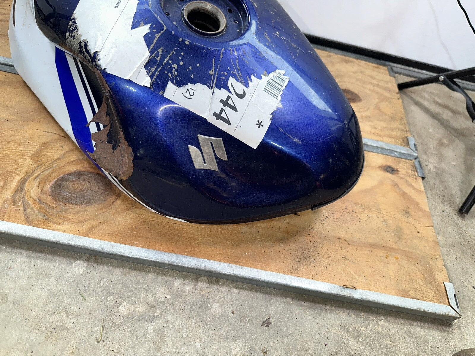 96-00 Bandit 1200S GAS TANK FUEL CELL PETROL RESERVOIR GREEN OEM