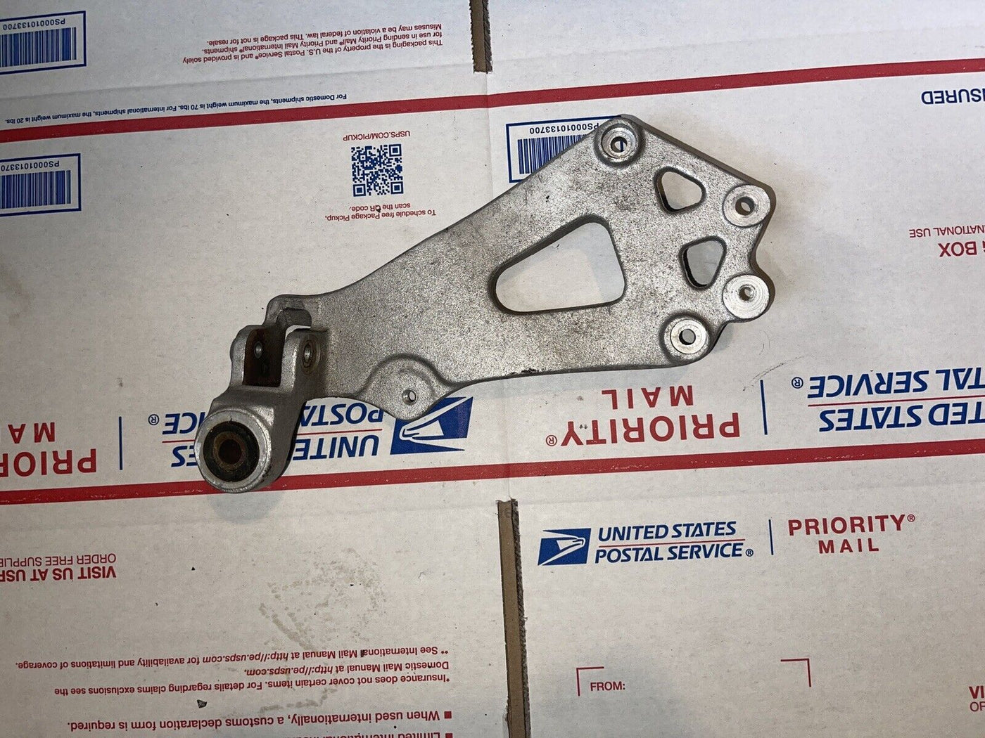 1986 Suzuki Gsxr750  Right Rear Back Passenger Peg Mount GSXR 750