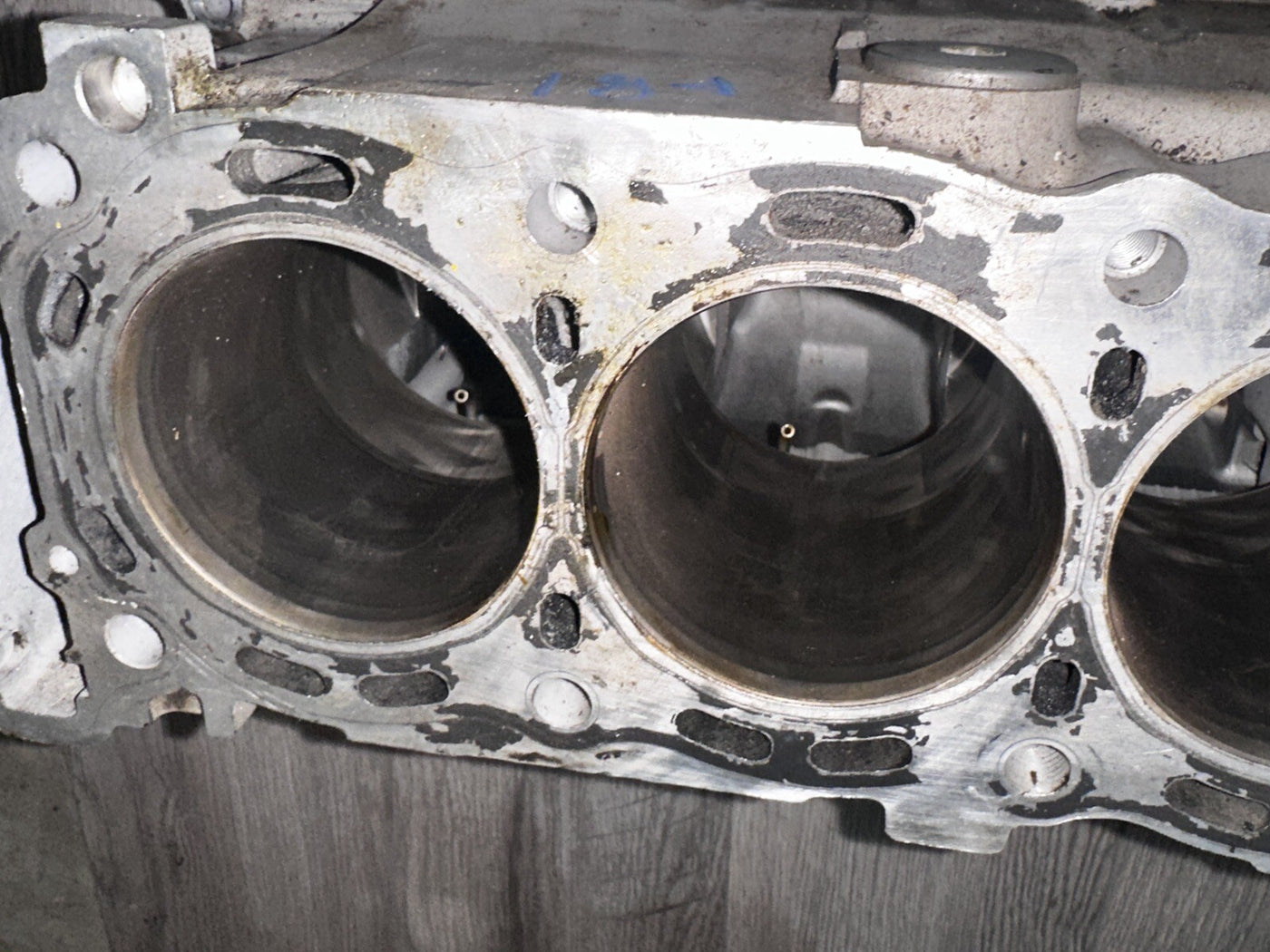 01 02 03 GSXR 750 ENGINE MOTOR CRANK CASE BLOCK UPPER LOWER CASINGS CYLINDERS