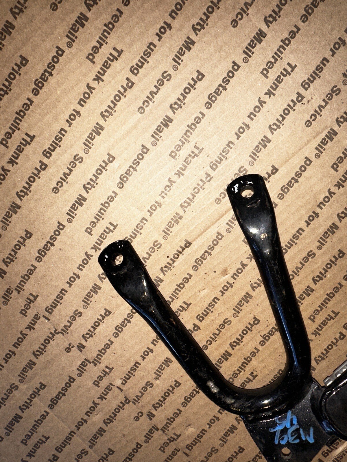 89 99 Yamaha FZR 600  Right Rear Foot Peg with Bracket 3HE-2742L-01-00