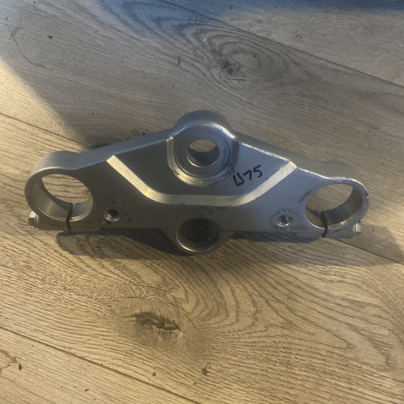 SUZUKI GSX600 KATANA UPPER TRIPLE TREE
