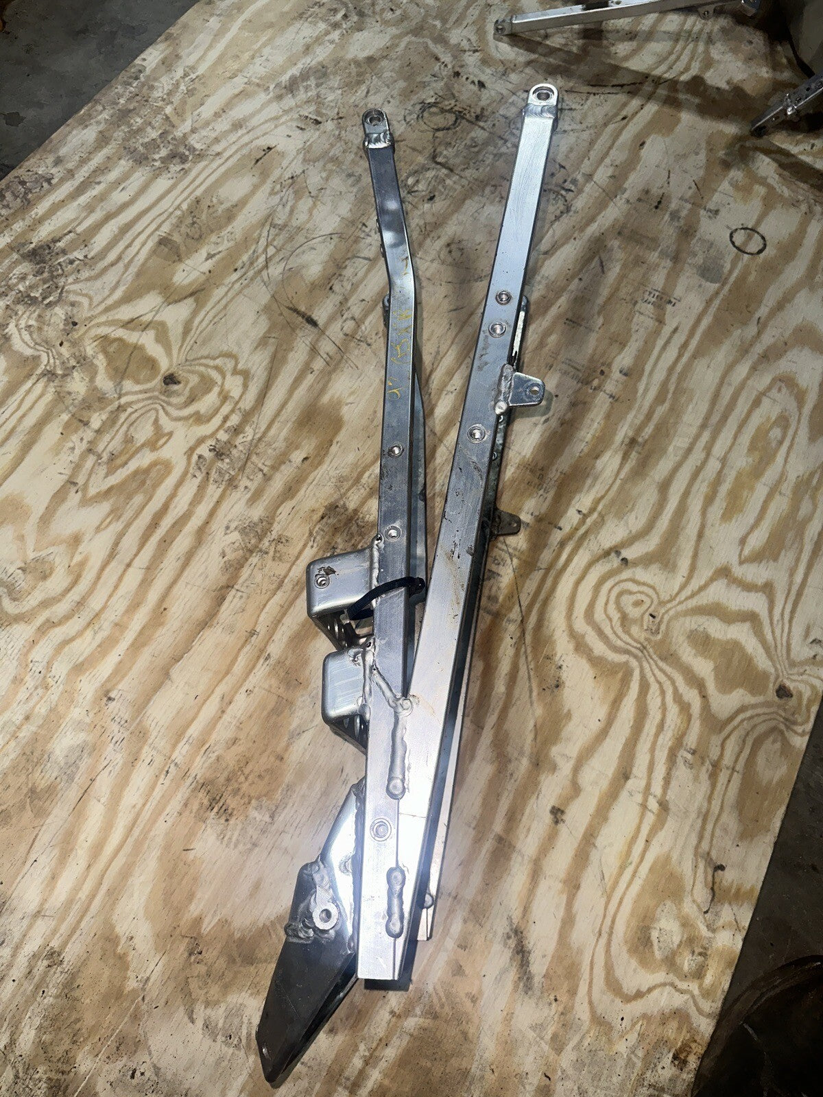 93-96 Suzuki Gsxr 750 Rear Subframe  Sub Frame Straight