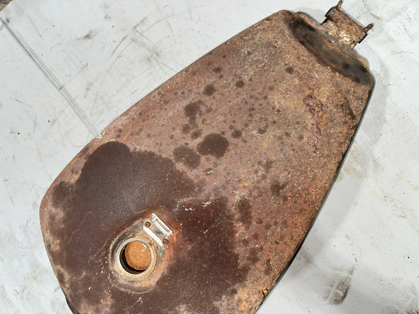 85 Honda VF500 VF 500 C V30 Magna Gas Fuel Petrol Tank 
