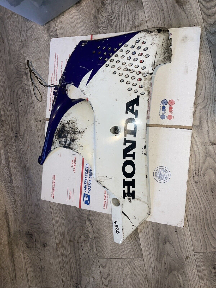 Honda CBR900RR CBR 900RR 1995 96 94 97 Right side fairing panel lower