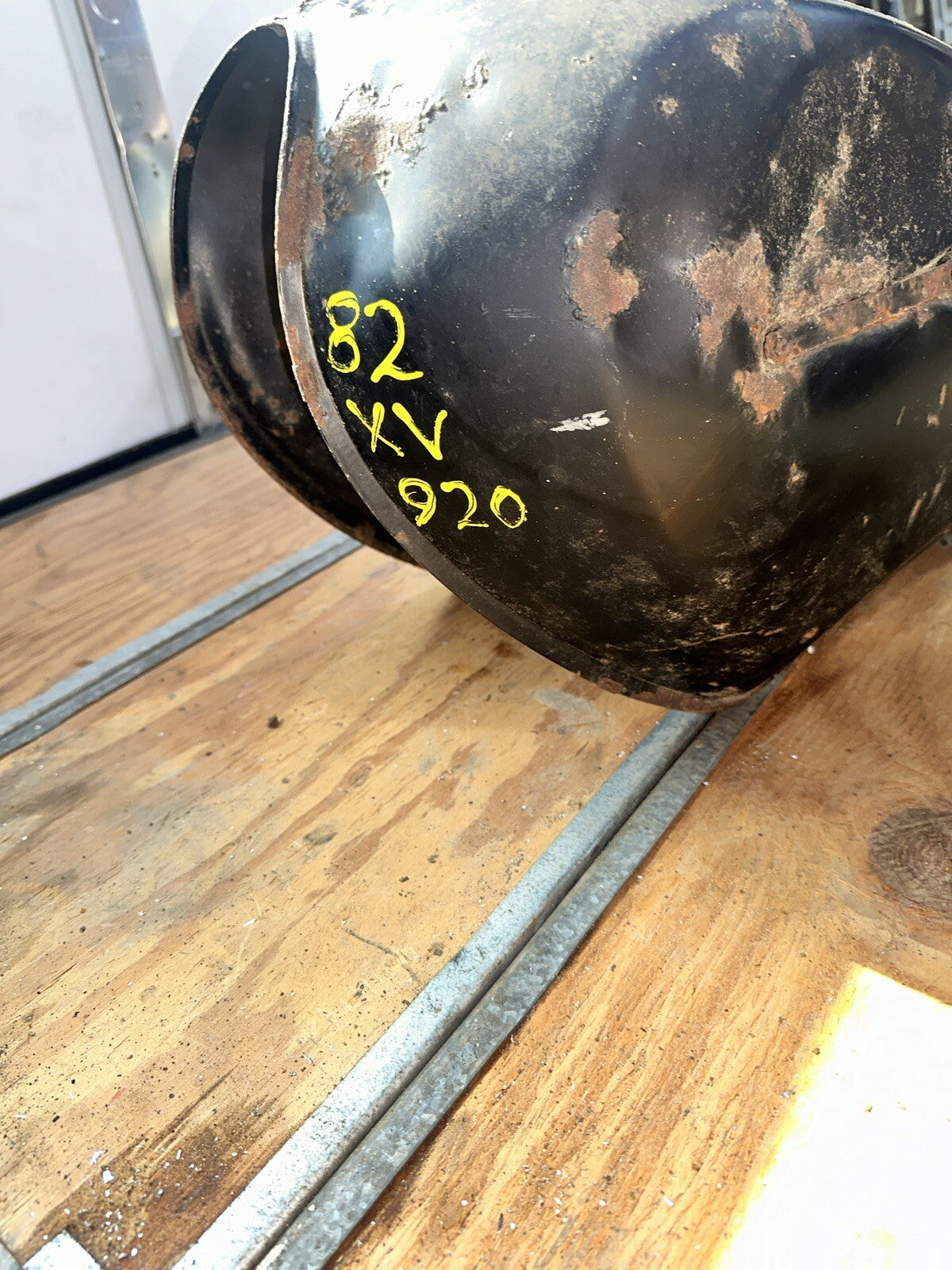 1982 Yamaha XV920 Virago Gas Tank Fuel Cell Petrol Reservoir OEM