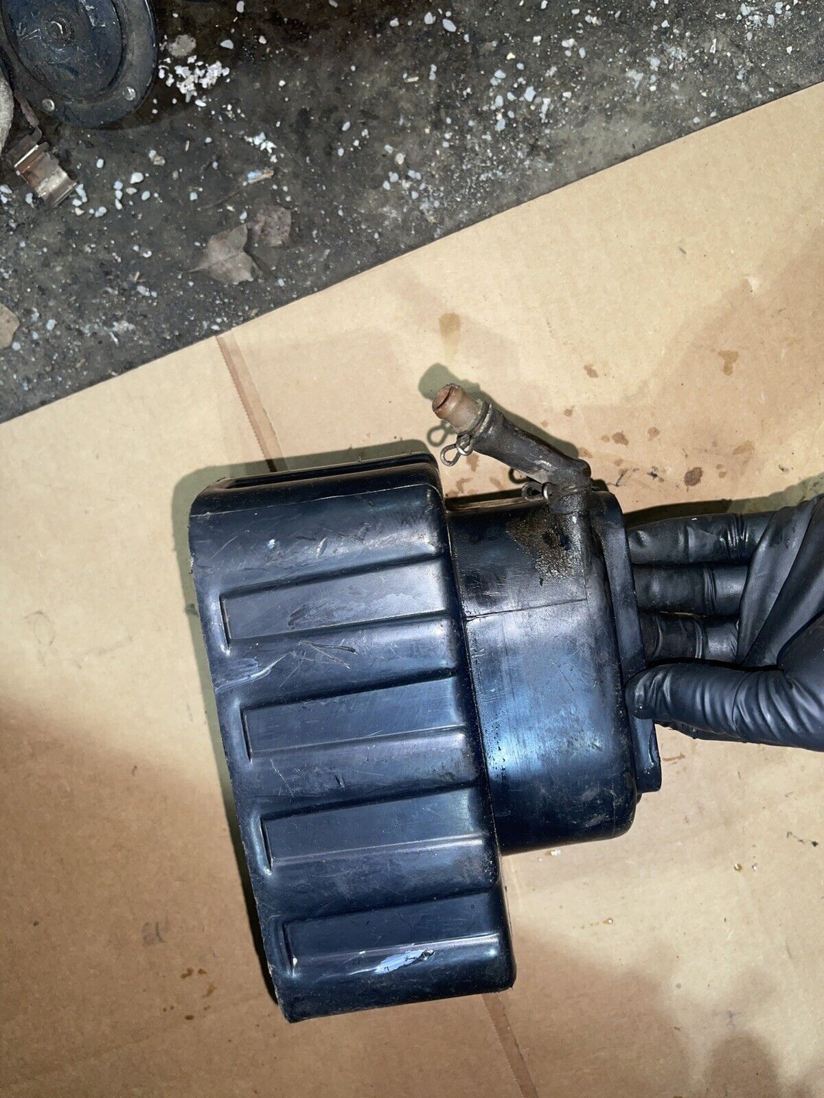 82 Honda GL1100 Goldwing Airbox Air Filter Box Assembly OEM GL1100A -85 Lower