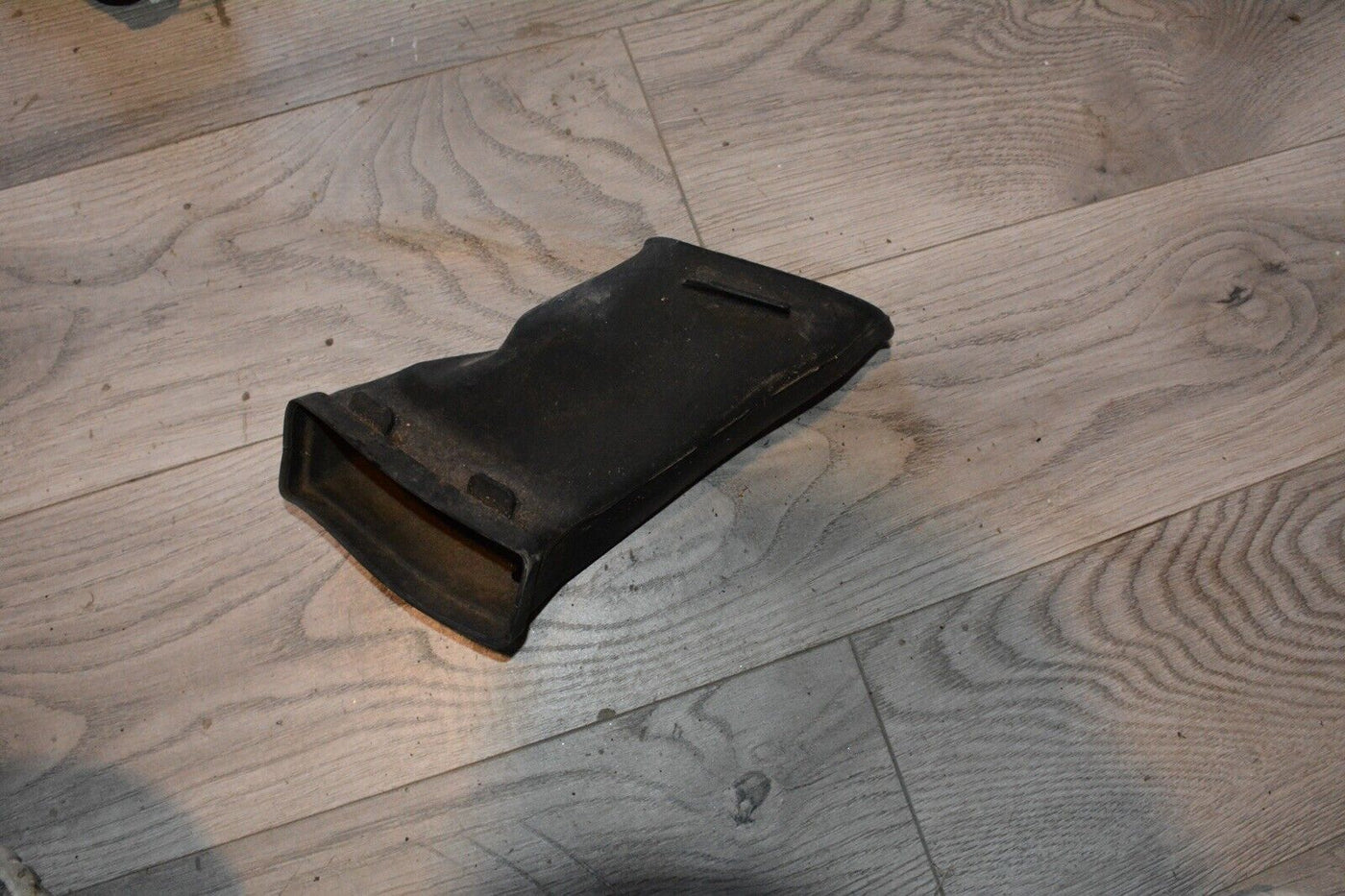 84-87 HONDA GOLDWING 1200 AIR INTAKE DUCT